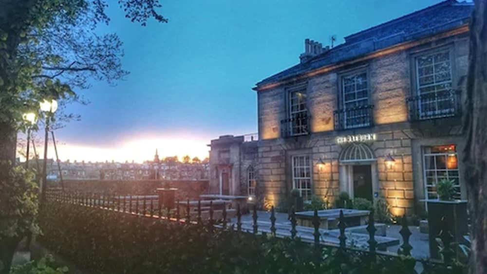 The Raeburn 4/37