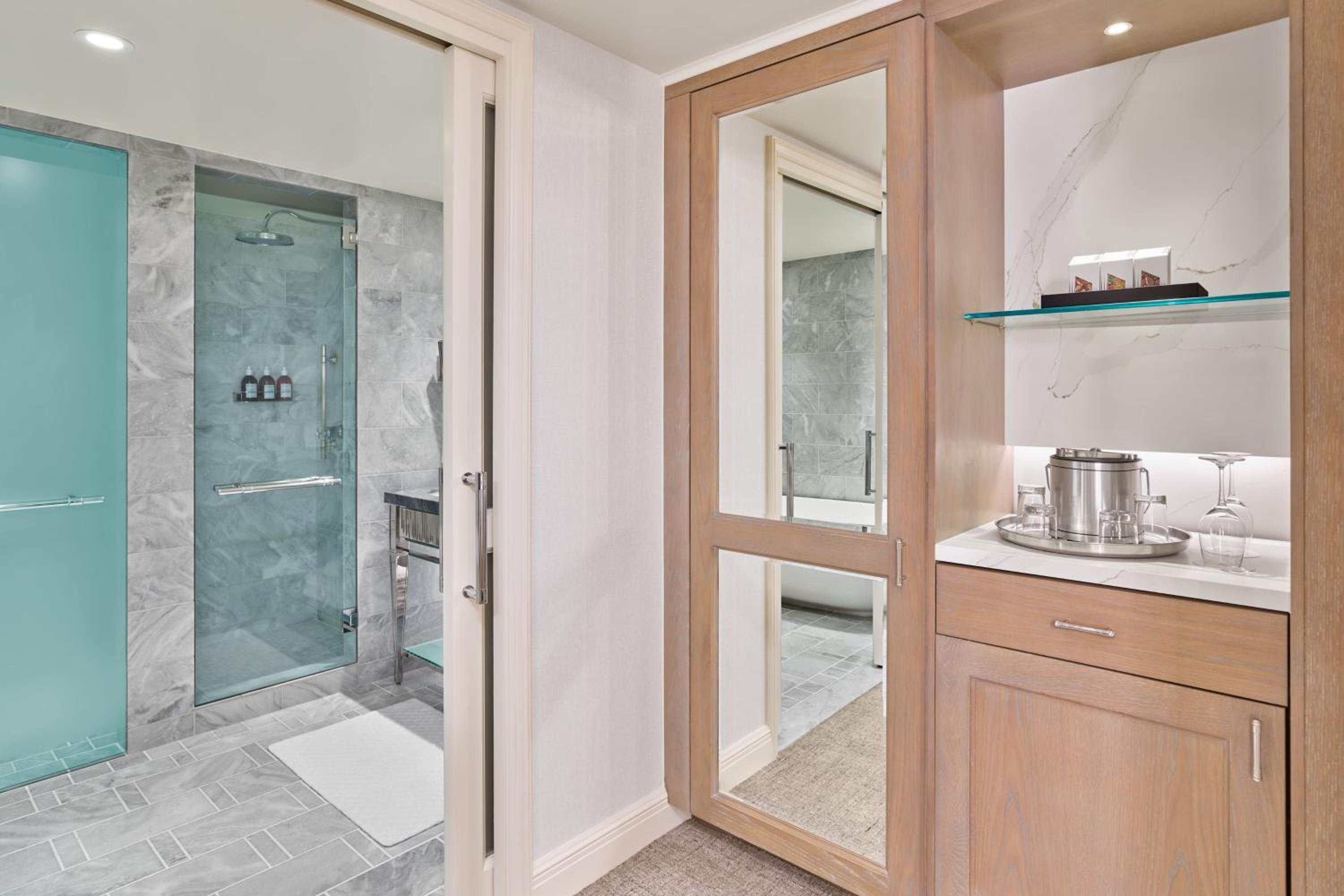 جناح بسرير كينج بغرفة نوم واحدة، St Regis Aspen Resort 3/3