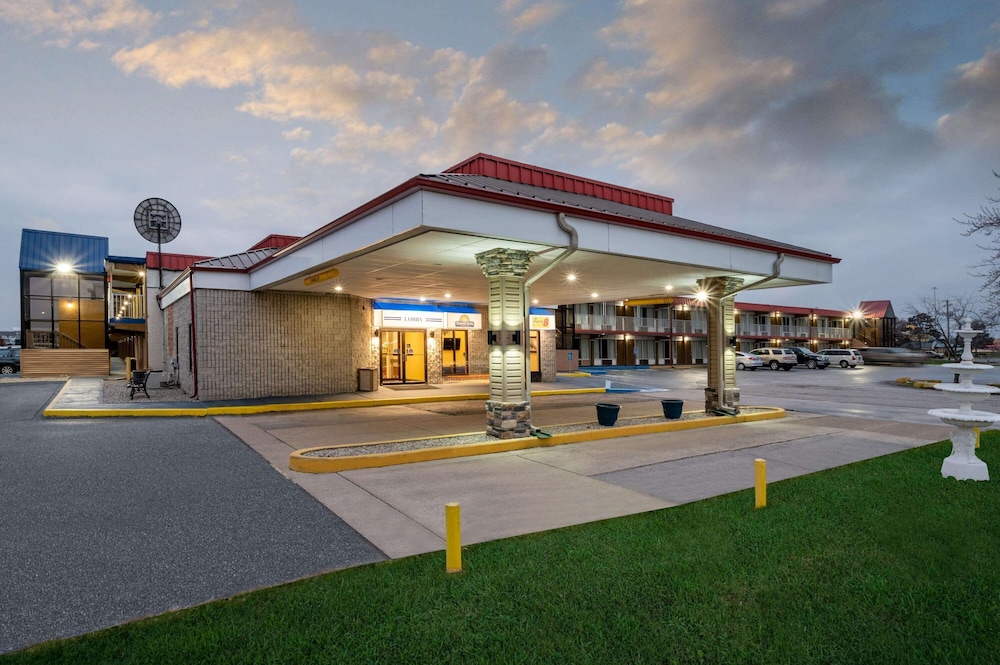 Days Inn by Wyndham Perrysburg 1/24
