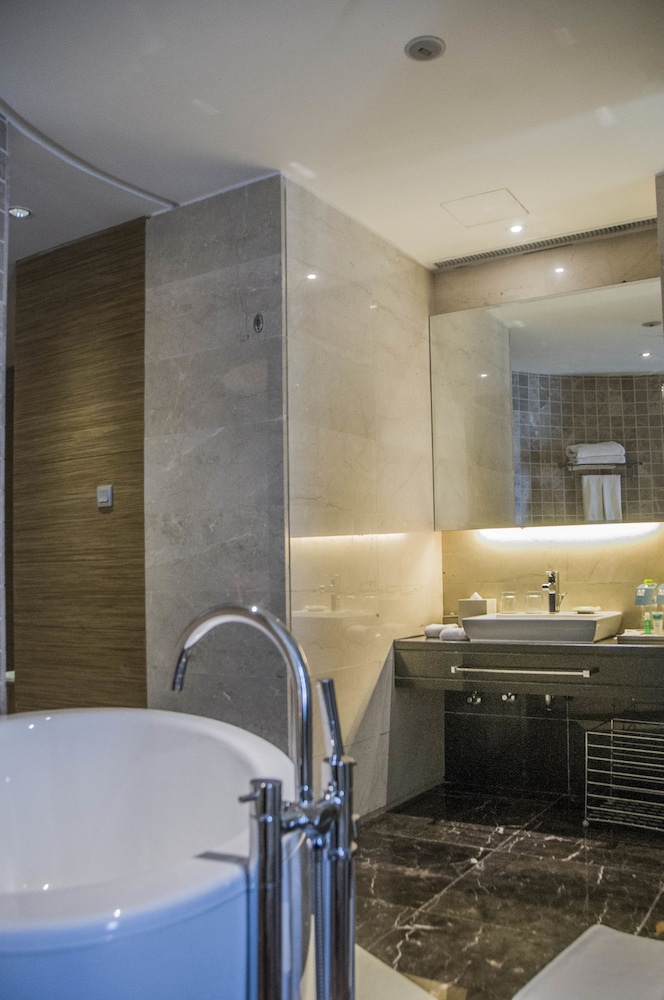 Four Points By Sheraton Qingdao Chengyang 44/45