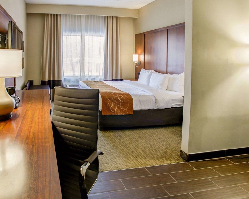 Comfort Suites Georgetown, KY 16/44