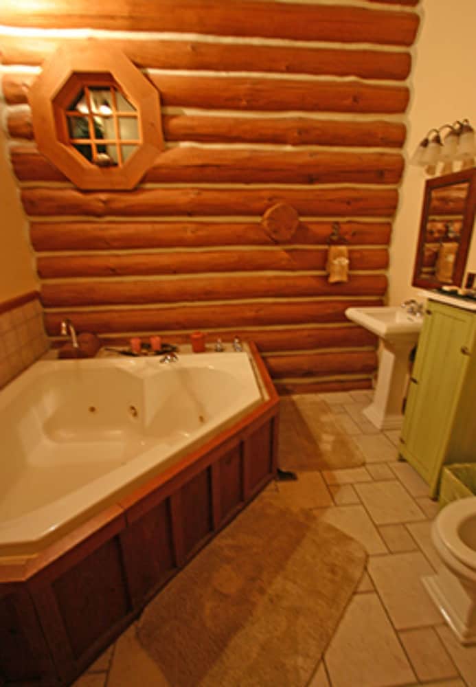 Wildberry Lodge Bed &amp; Breakfast 48/50