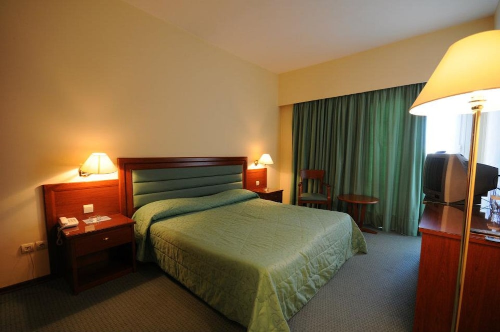 Room, Triple, 3 Beds, Side Sea or City View