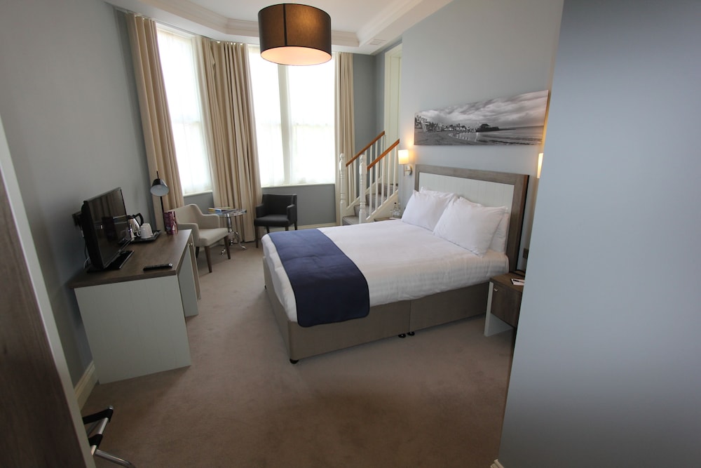 Yarrow Hotel 15/53