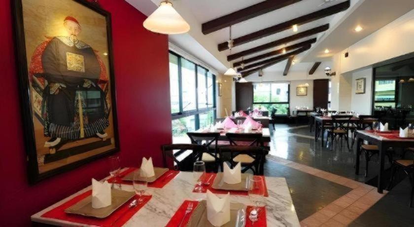 Bonito Chinos Hotel 43/46