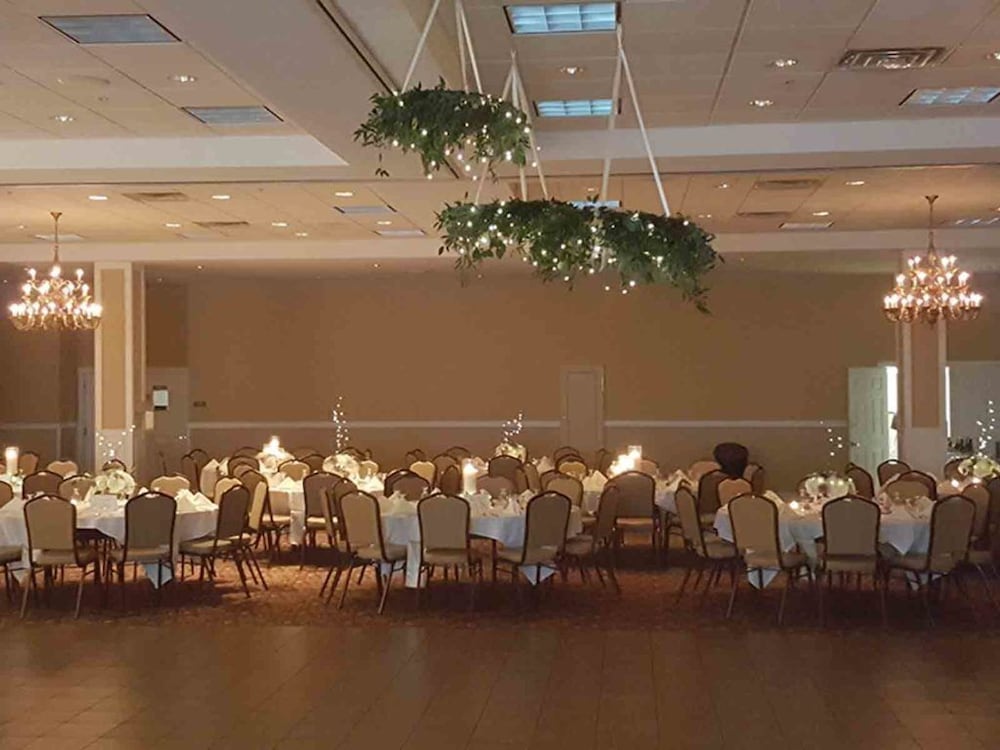 Town Country Inn And Suites 40/45