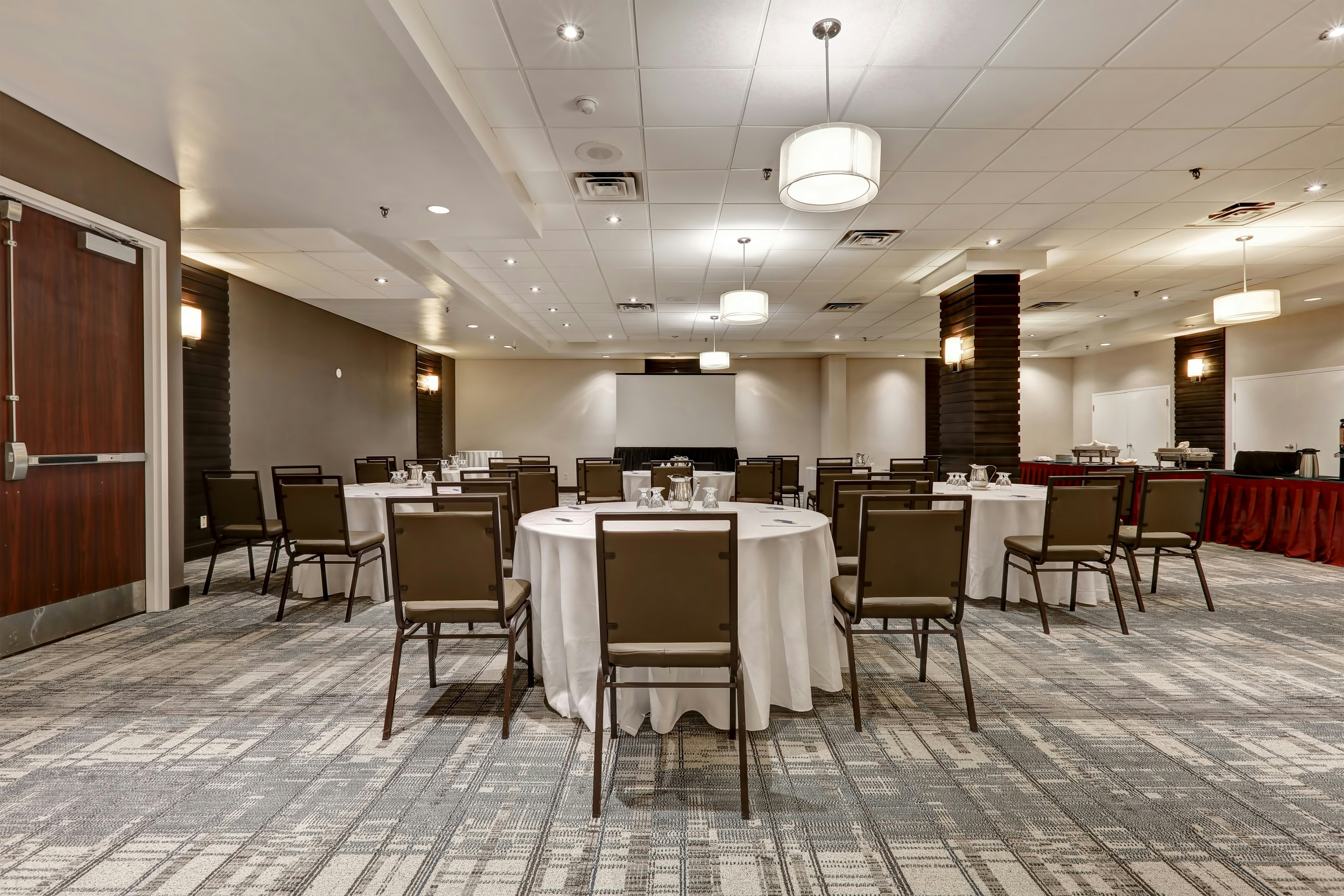 Four Points By Sheraton Toronto Mississauga 17/18