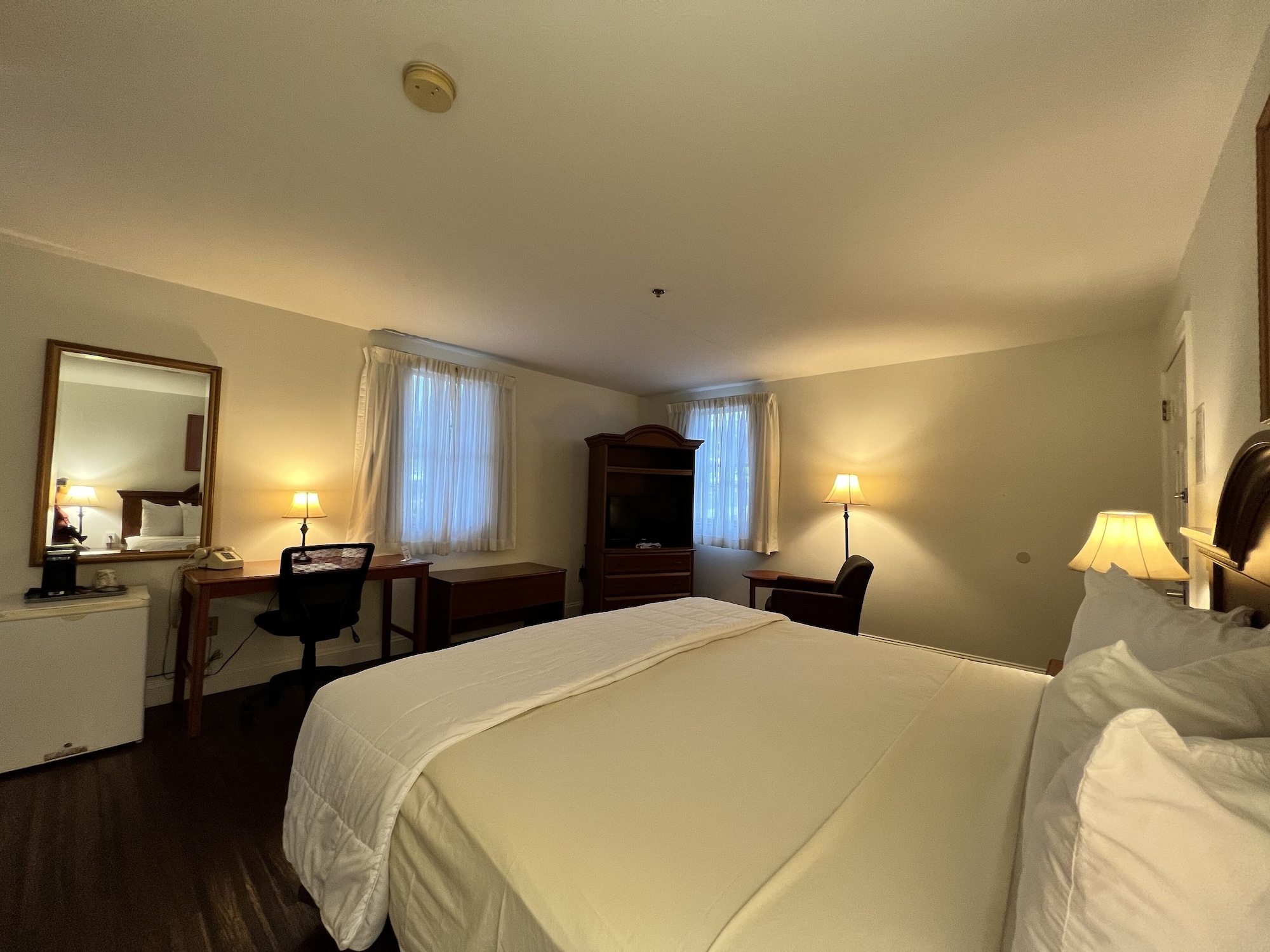 Village, King Bed, Pet Friendly