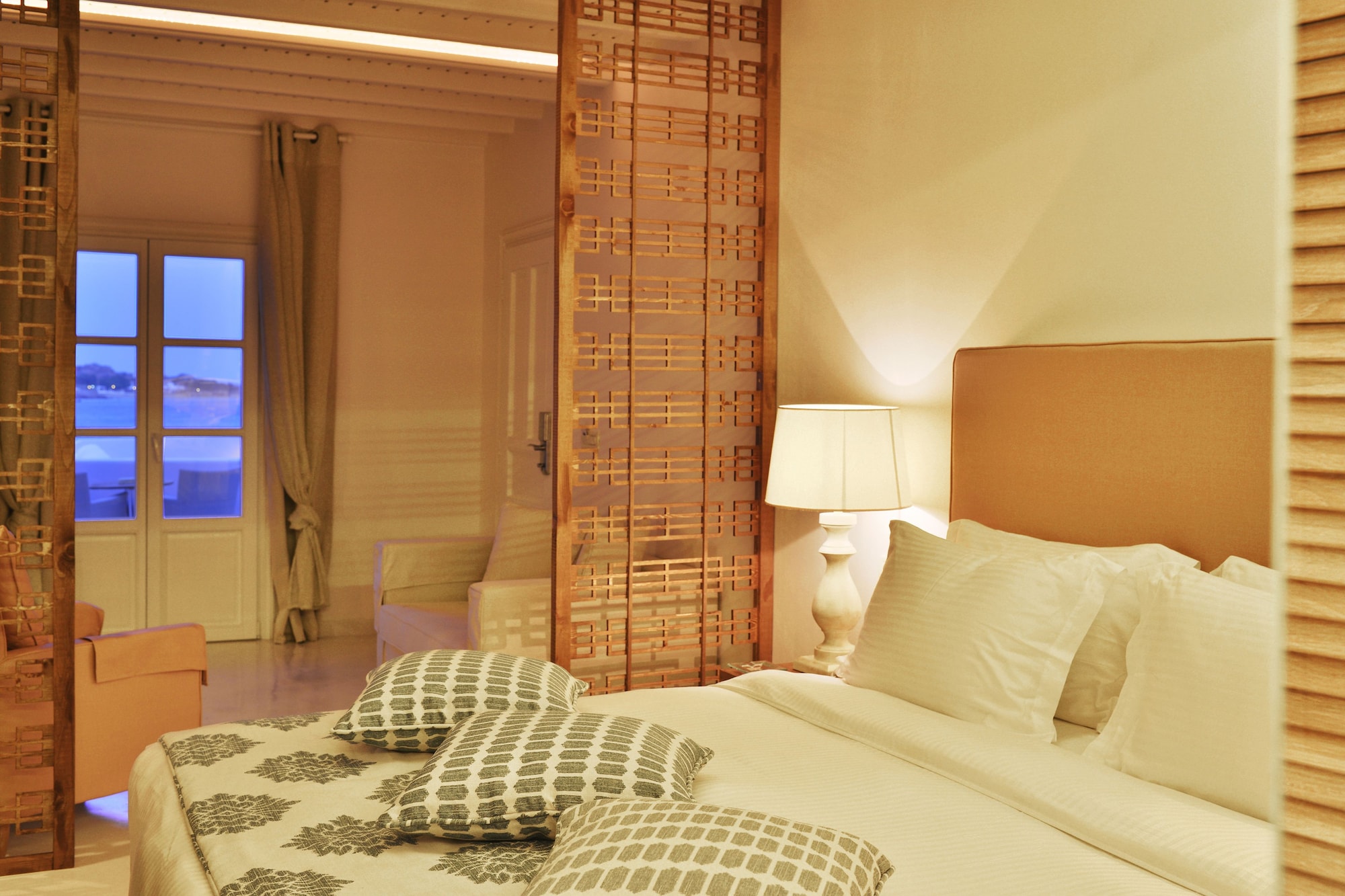 SIGNATURE, SUITE, SEA VIEW, JETTED TUB