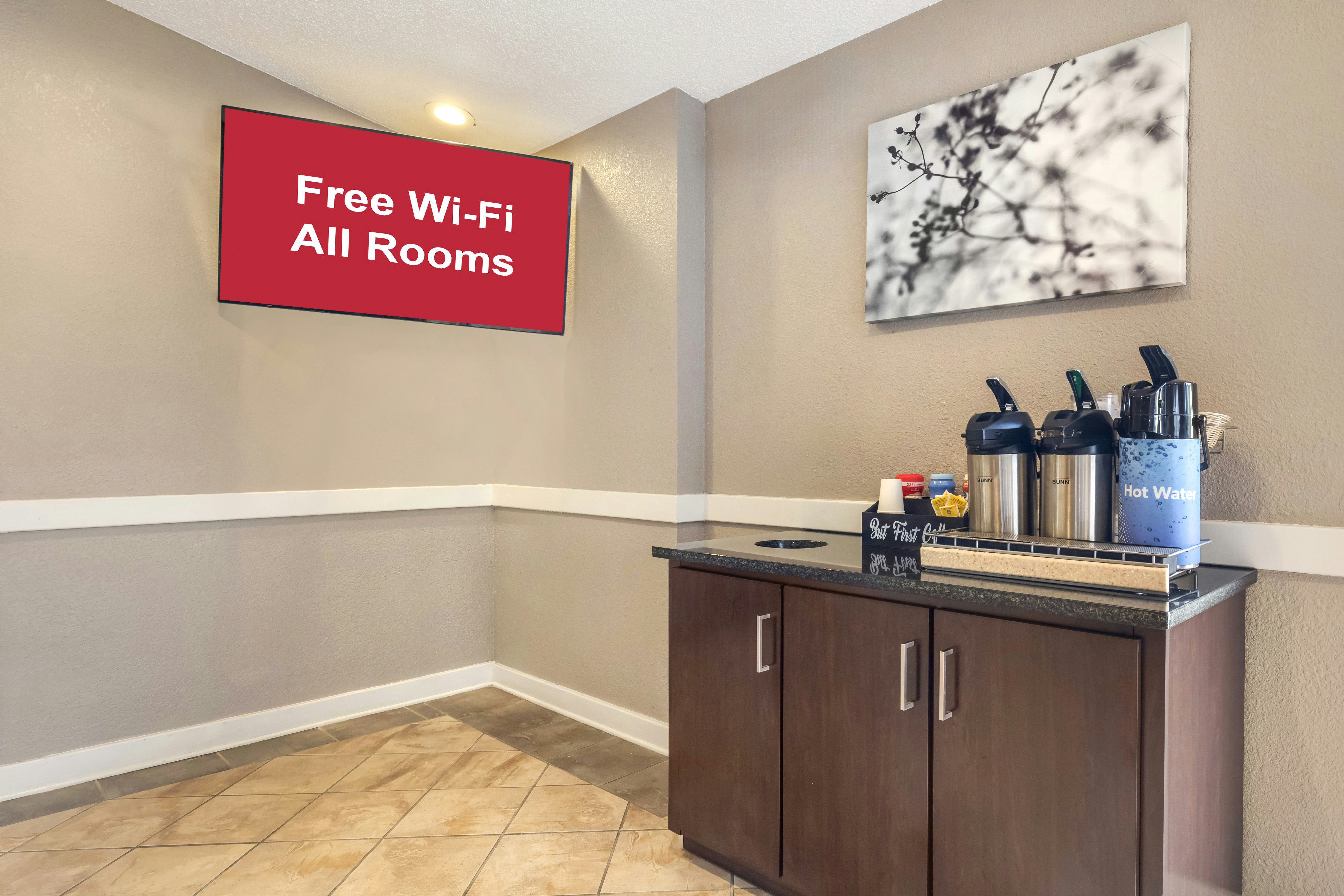 Red Roof Inn & Suites Newport News 2/48
