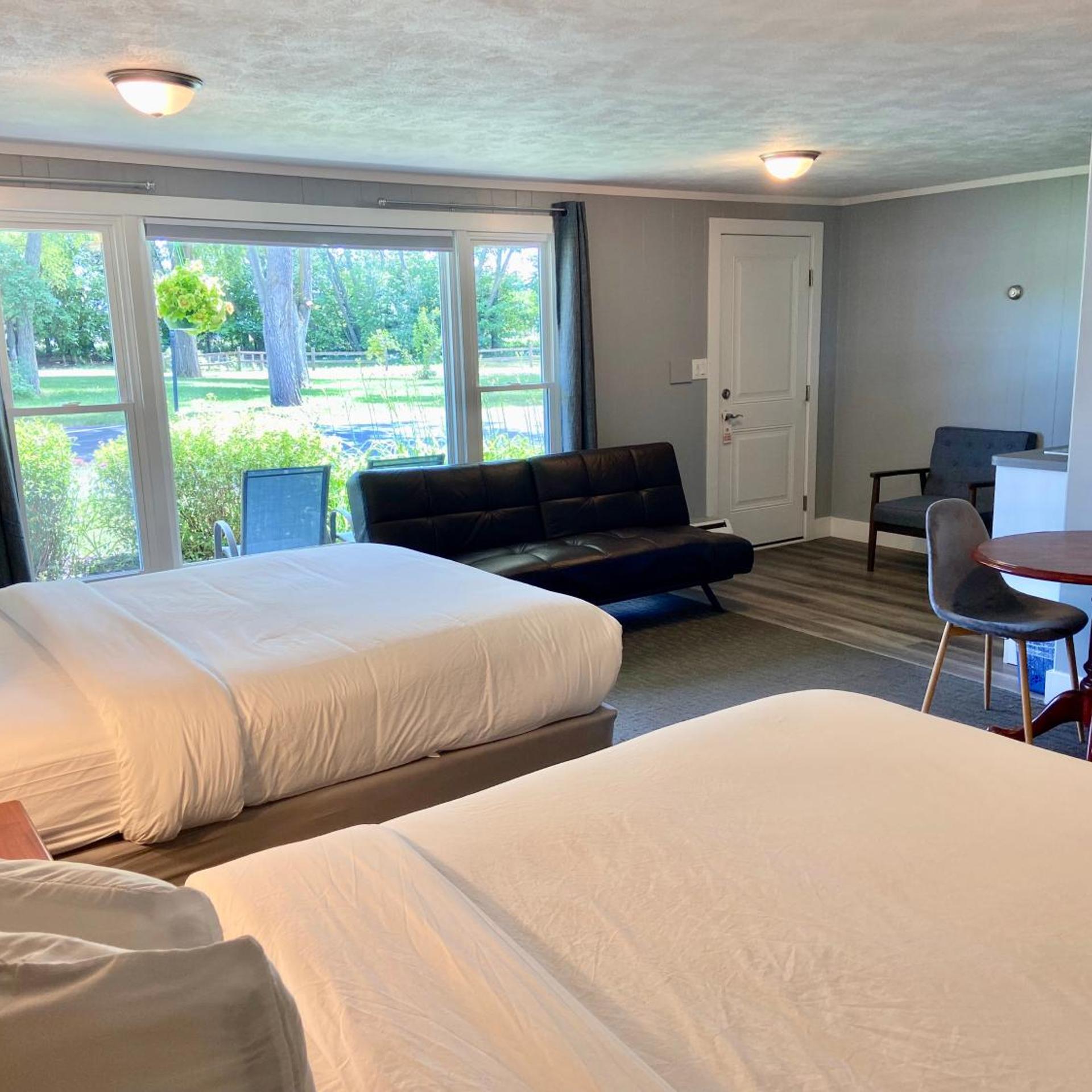 Elk Rapids Lakeshore Inn 14/42