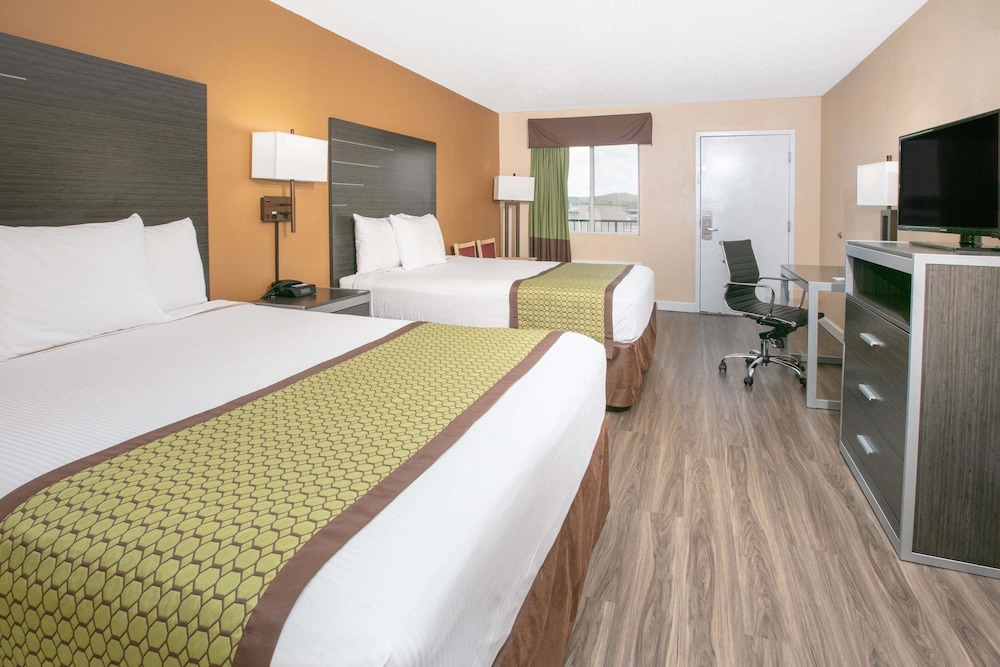 Days Inn by Wyndham Hamilton 15/37