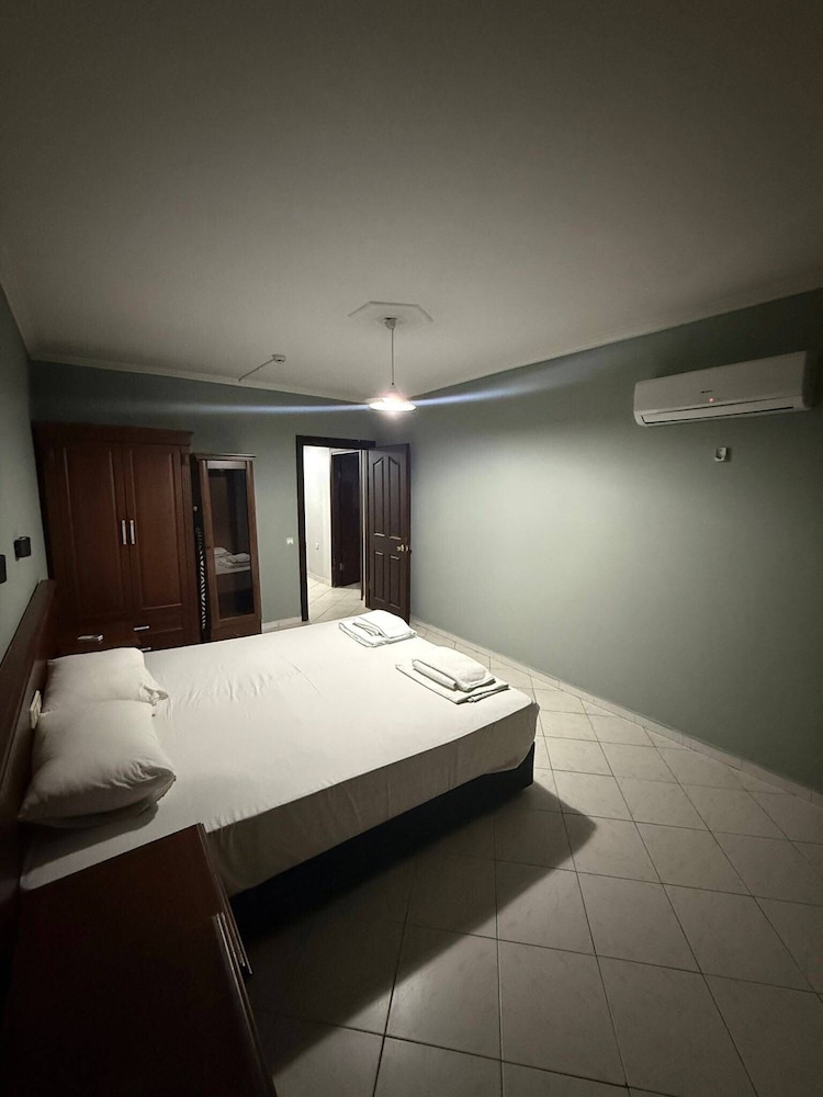 Rose Garden Aparthotel 30/71