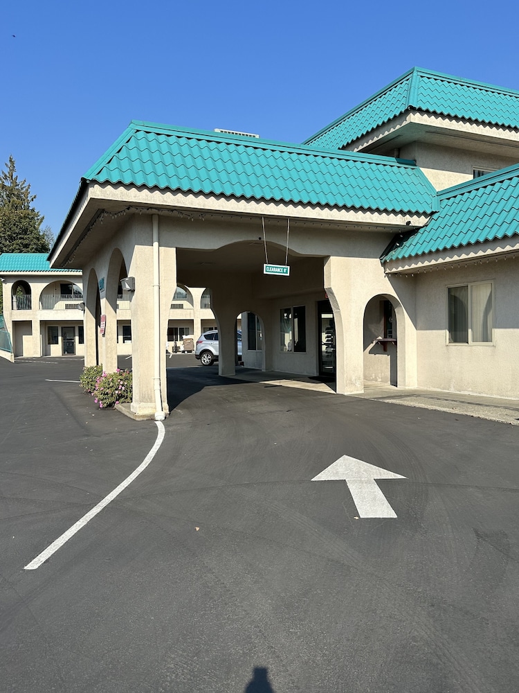Timberland Inn & Suites 1/63