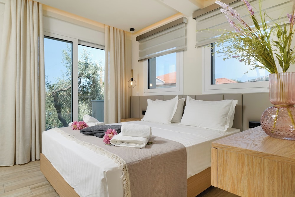 Luxury Villa Fotini 8/48