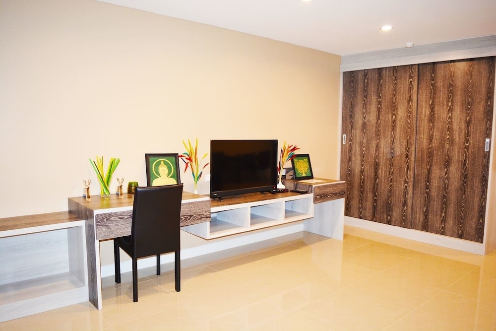 Serena Sathorn Suites 5/44