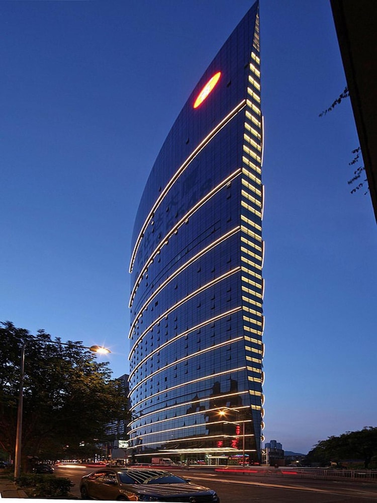 O Hotel 2/67