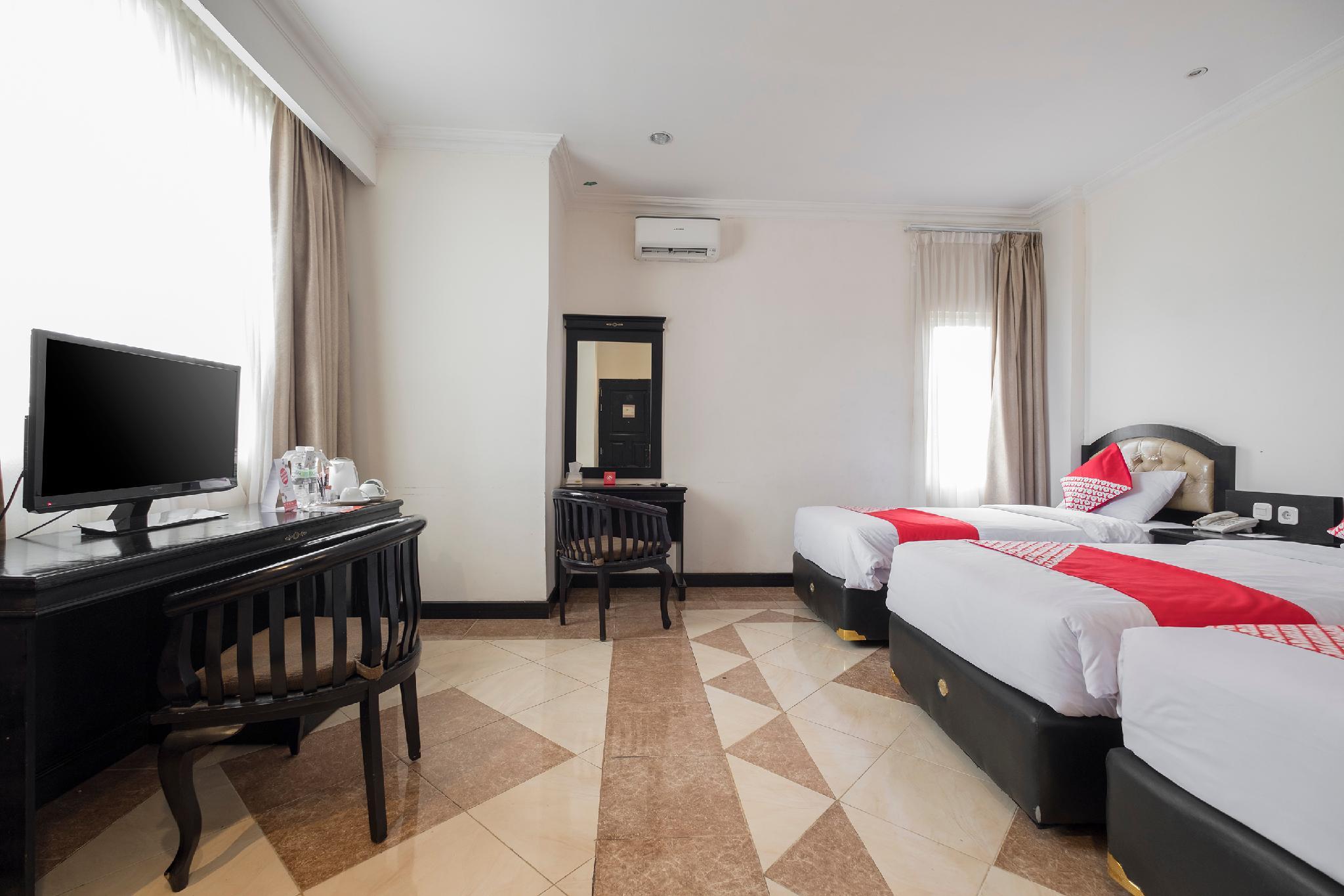 Hotel Sutomo 8/16