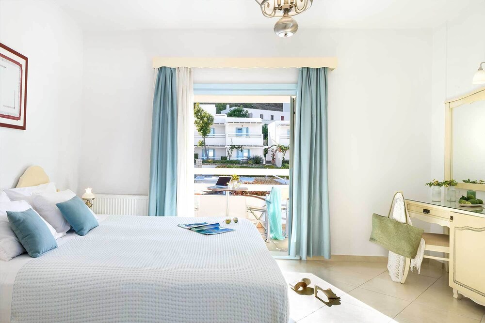 Perigiali Hotel 10/50