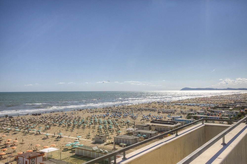 San Francisco Spiaggia 66/73