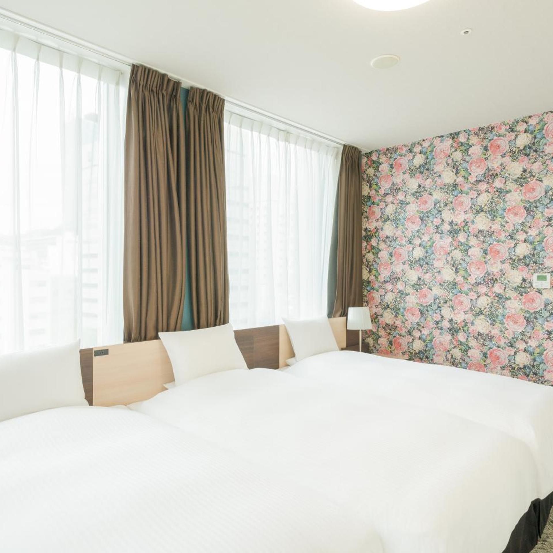 Room, Twin Beds, with Extra Bed, Rose Floor