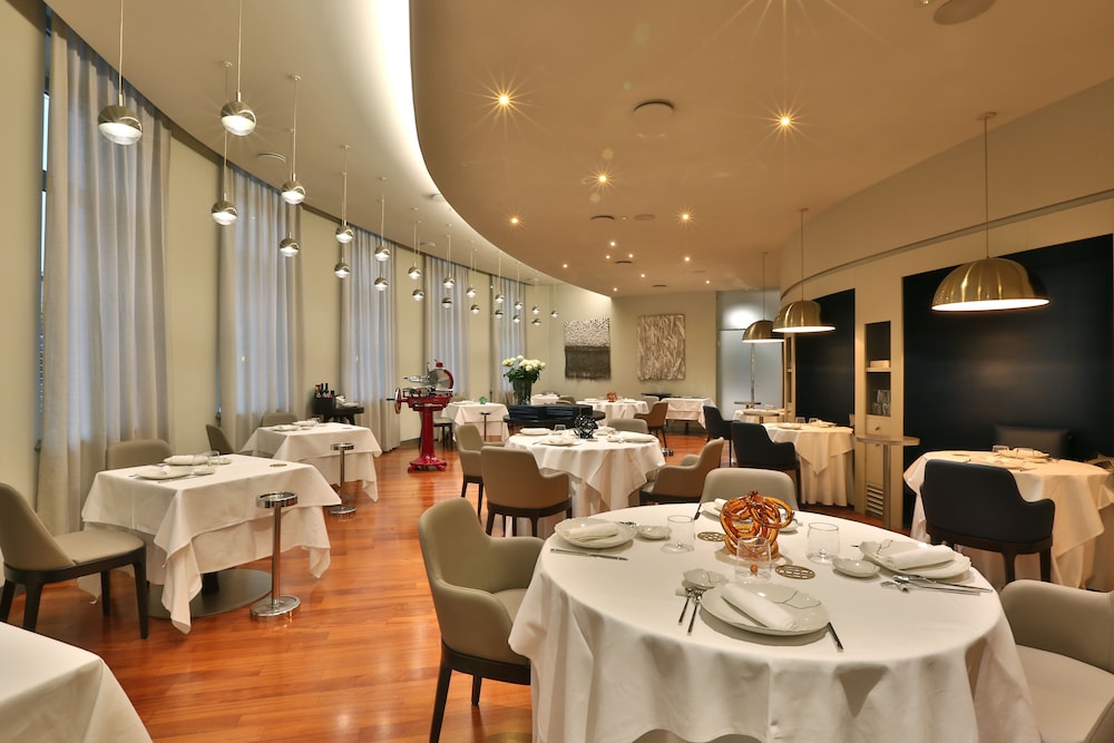 Palace Moderno 54/70