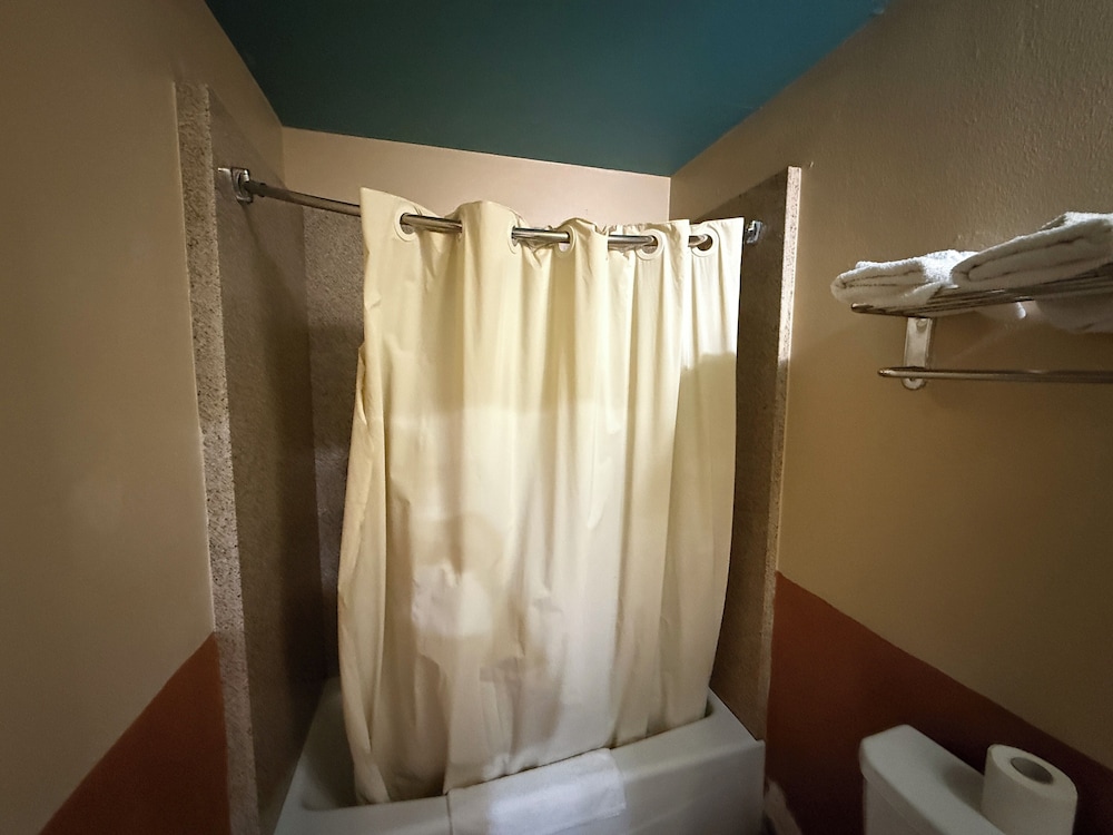 Rocky Inn Motel 44/44