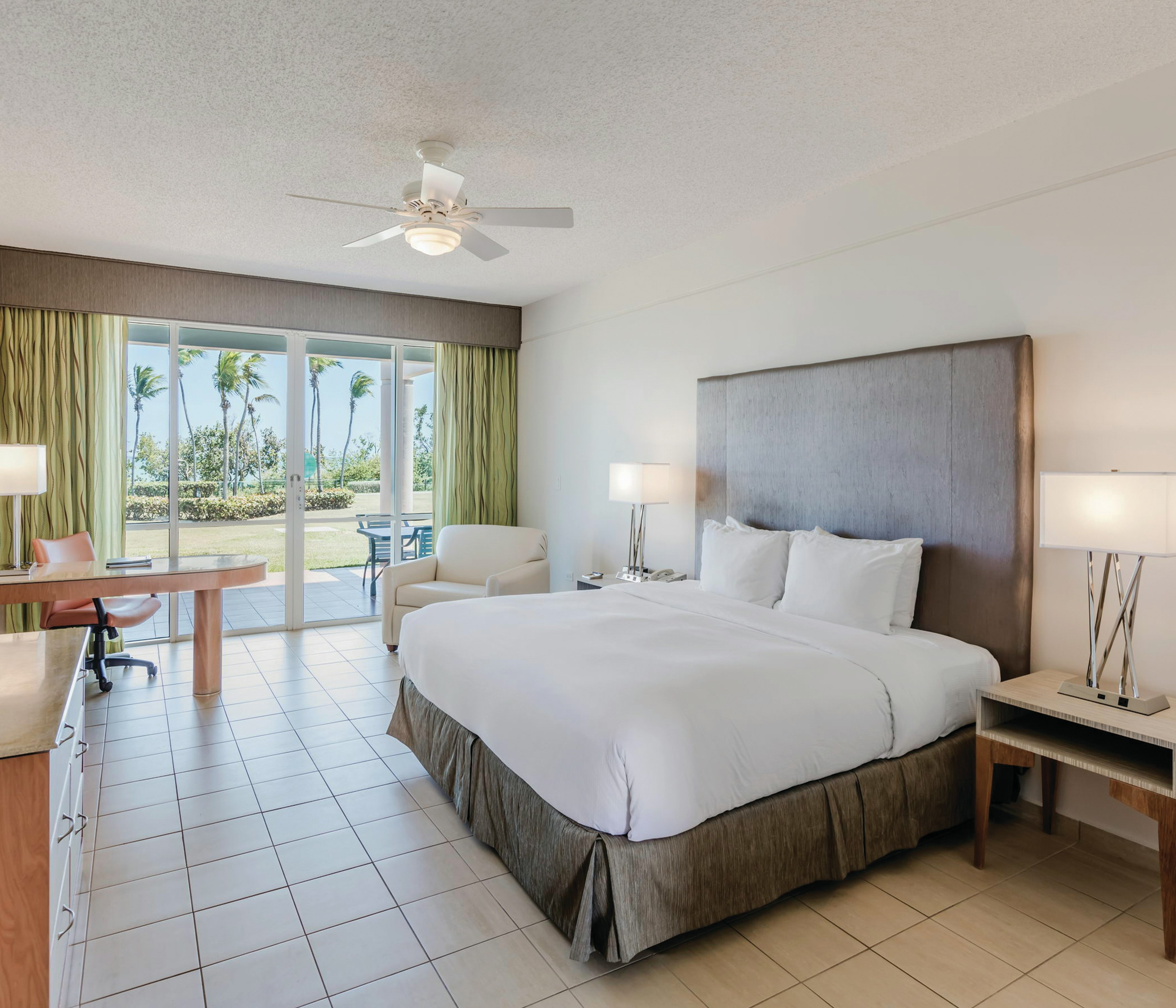Deluxe, King Bed, Ocean Front, Patio