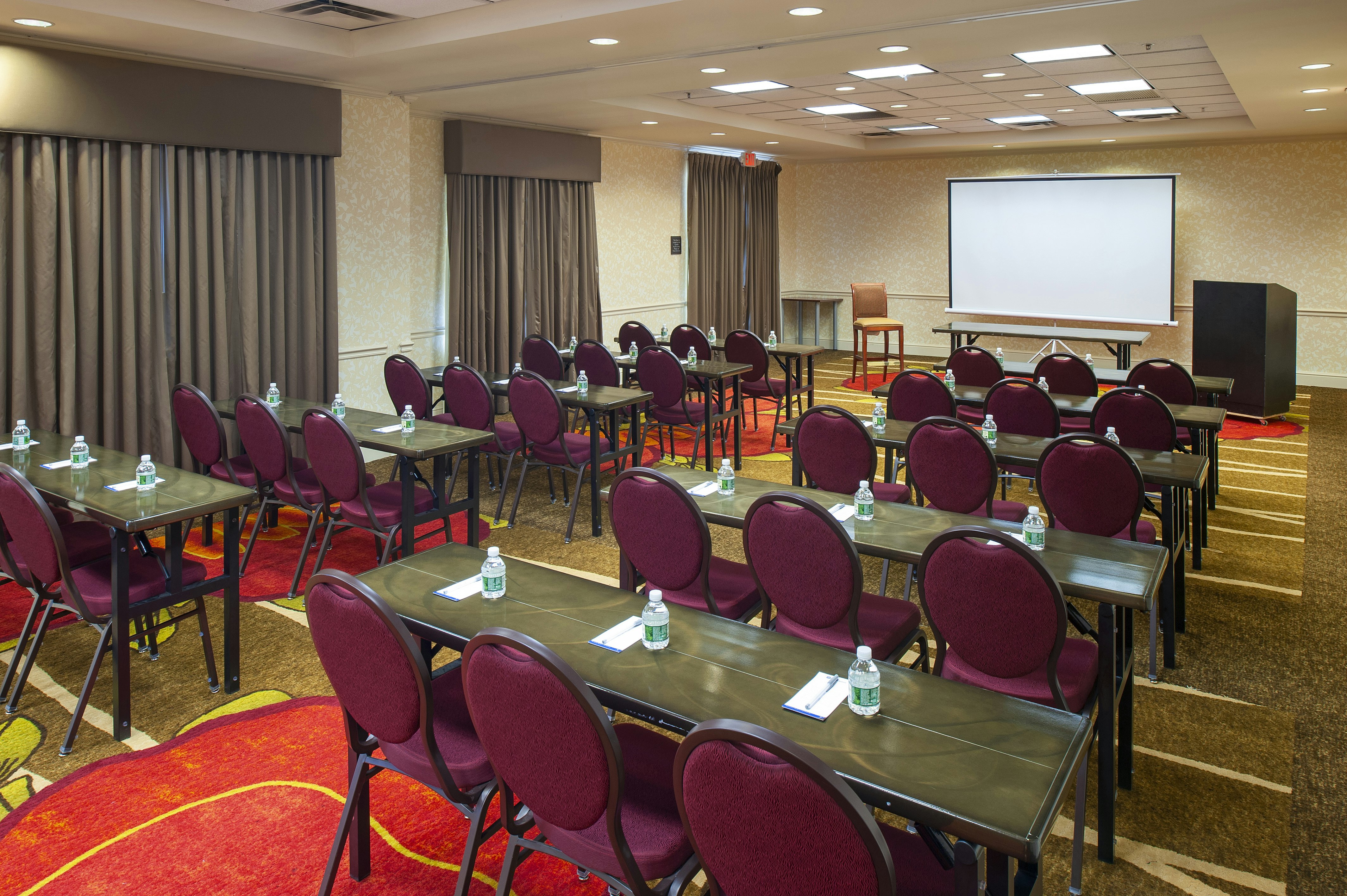 Hilton Garden Inn Allentown Bethlehem Airport 53/64