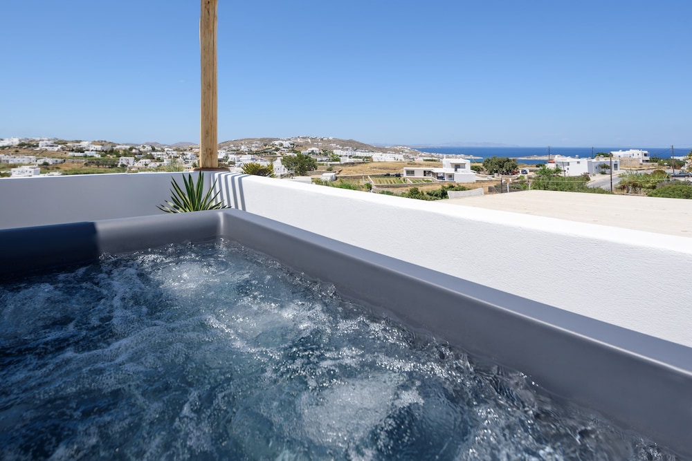 VRACHOS SUITES MYKONOS 46/75