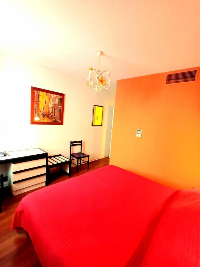 Hotel Jeanne D'arc 5/50