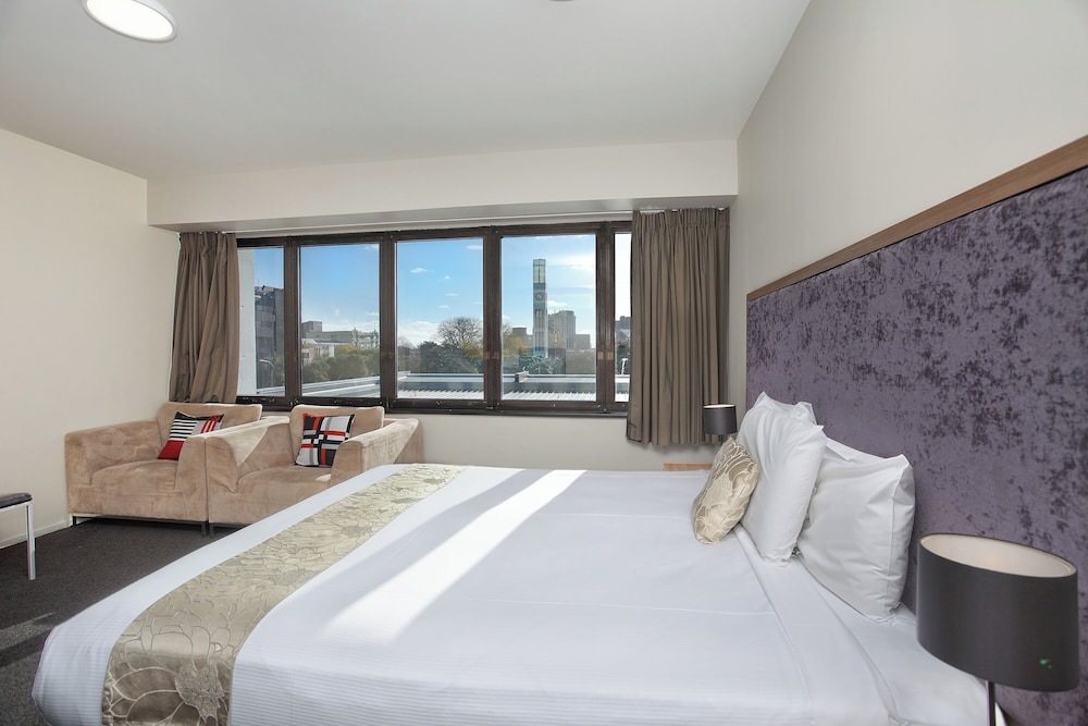 2 Bedrooms, Family, Apartment, 1 Single and 2 Queen Beds