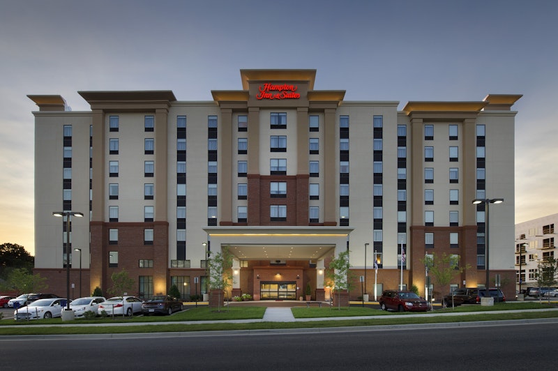 Hampton Inn & Suites Falls Church 2/34