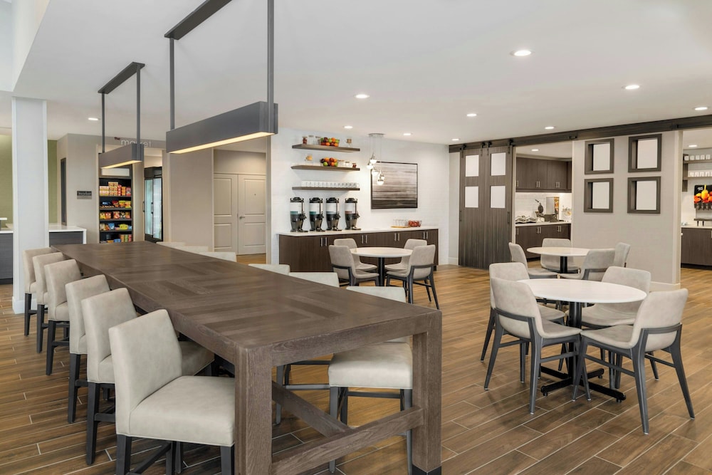Residence Inn By Marriott Detroit Dearborn 16/33