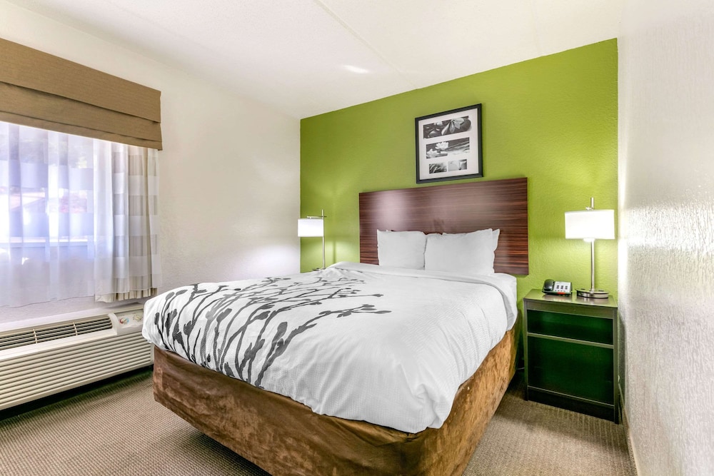 Sleep Inn & Suites near Sports World Blvd 17/39