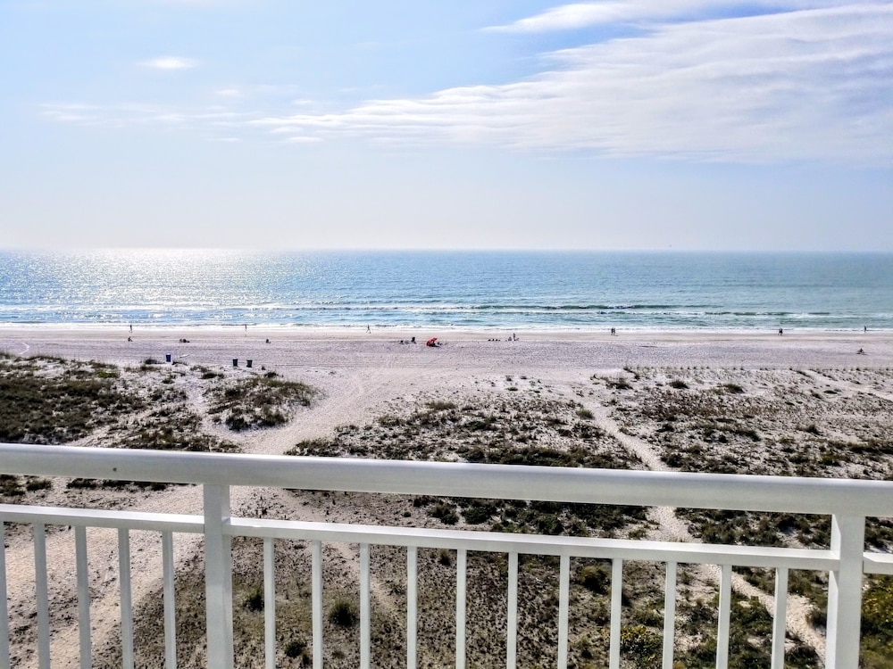 Provident Oceana Beachfront Suites 74/77