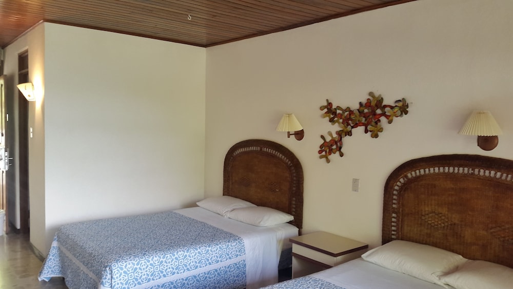 Karahe Beach Hotel 14/70