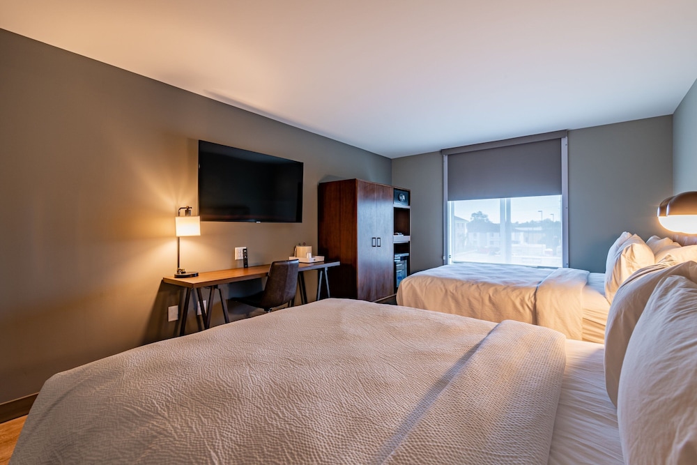 Four Points by Sheraton Brunswick 4/22