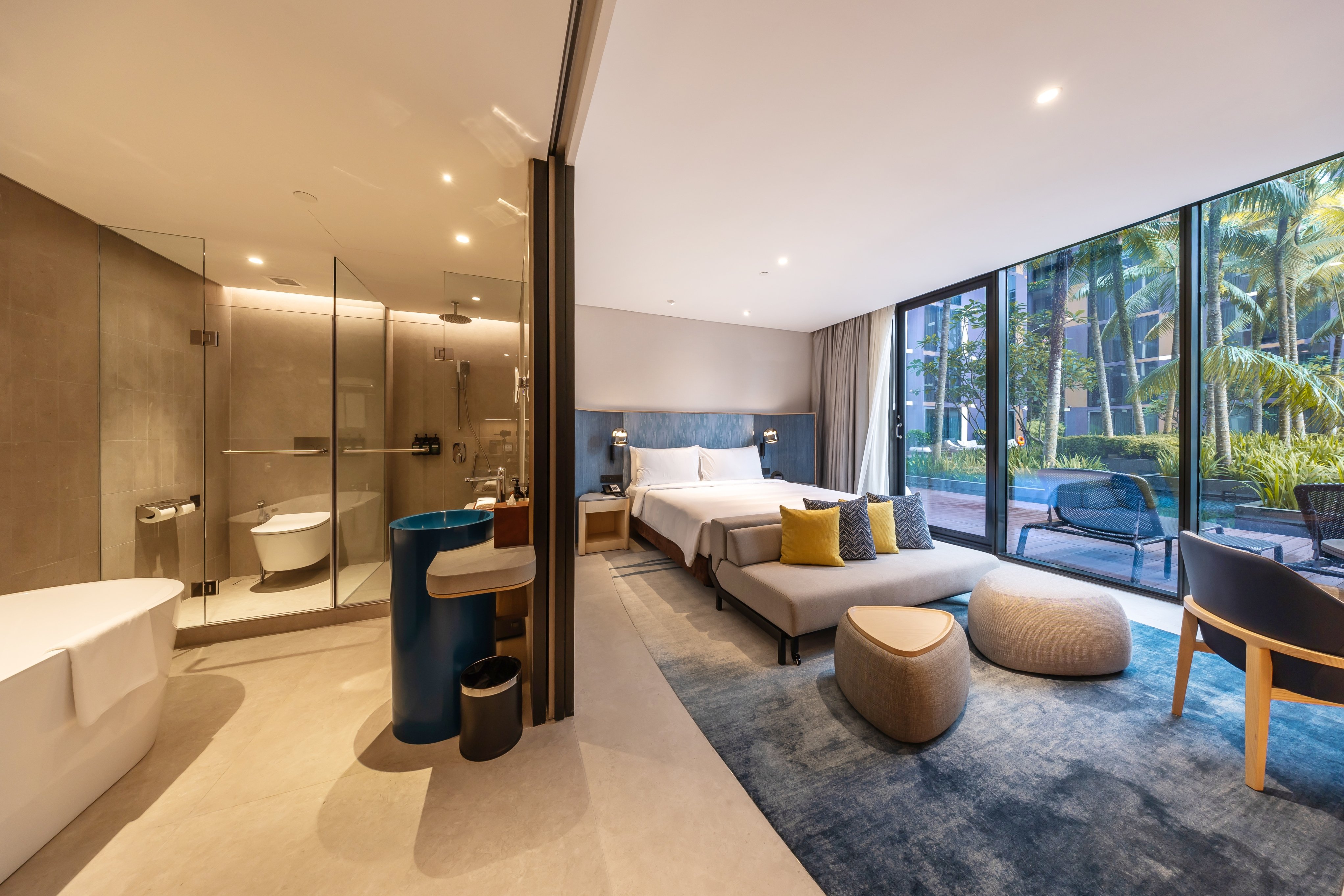 Crowne Plaza Changi Airport Hotel 80/81