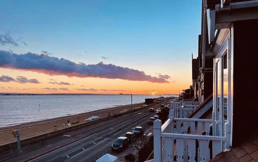 The Beaches Guest house - Adults Only 35/41