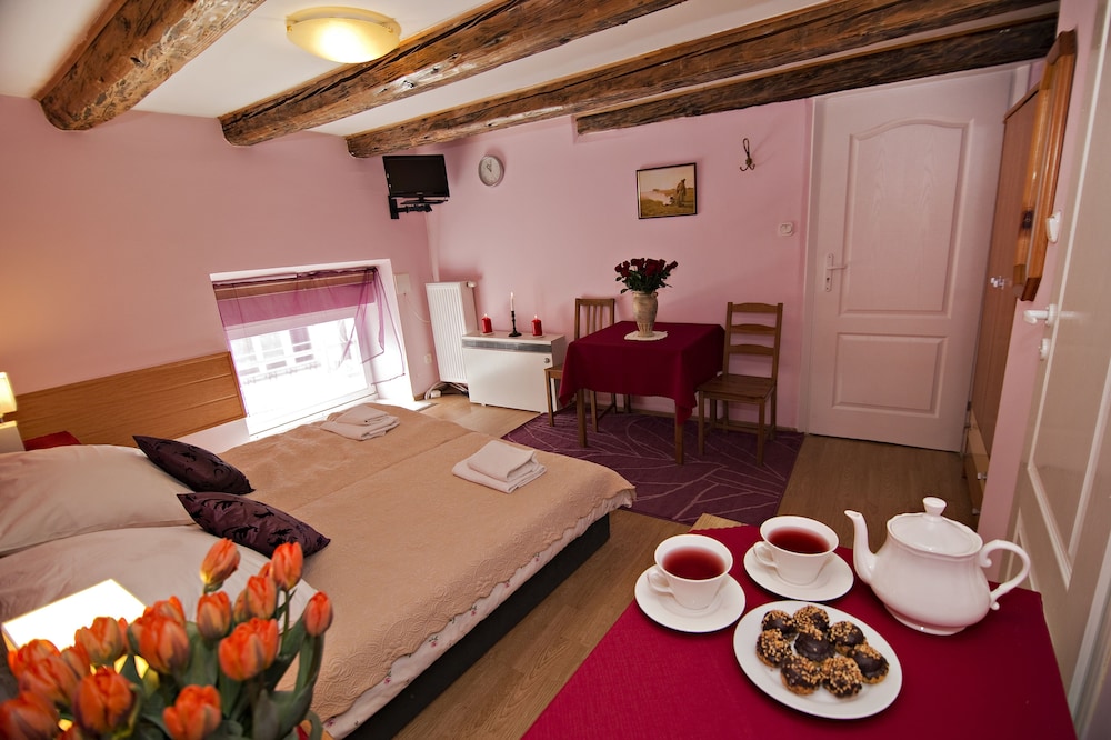 Unikat Guest Rooms 55/72