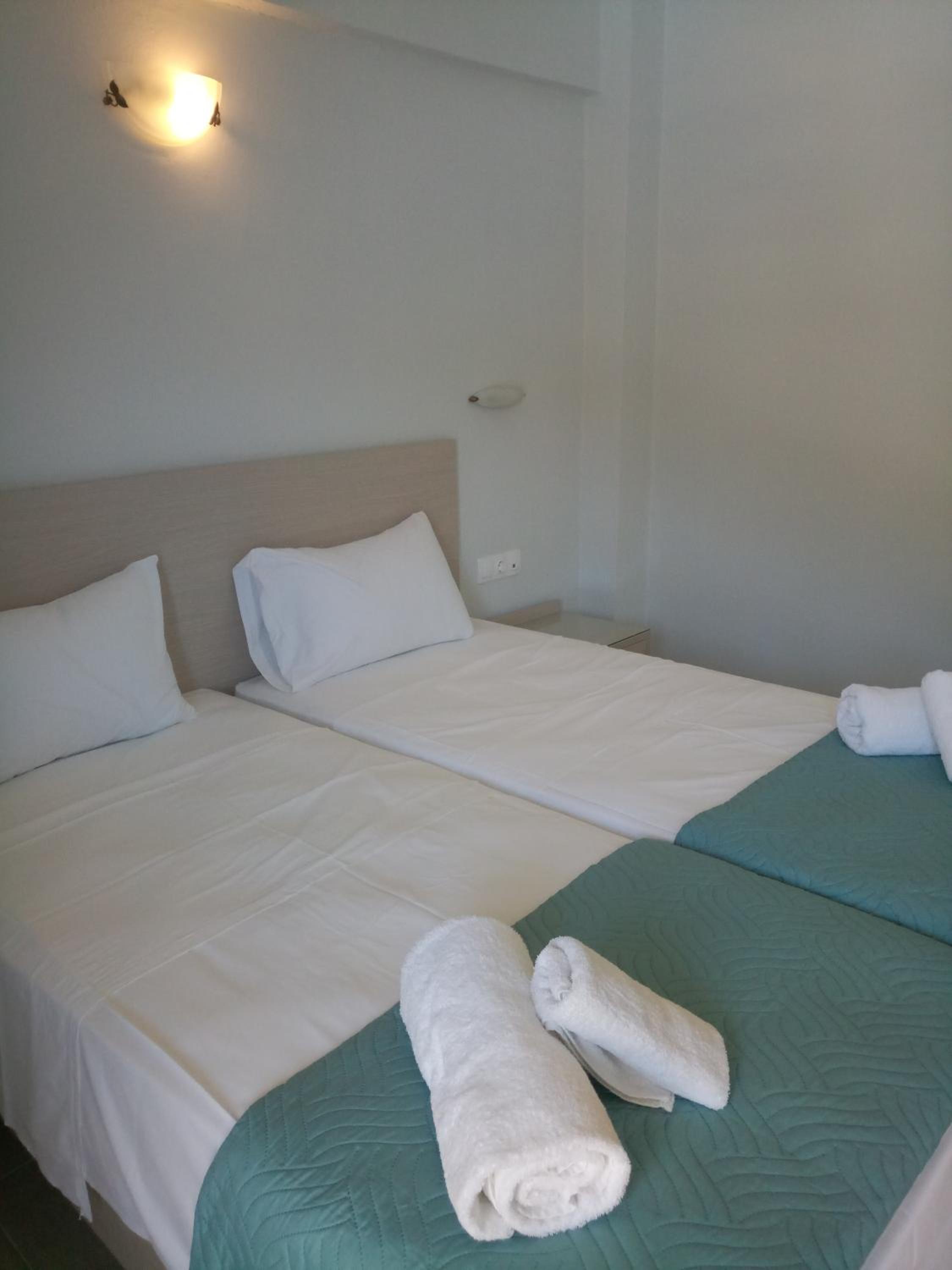 Niko Elen Hotel 20/66