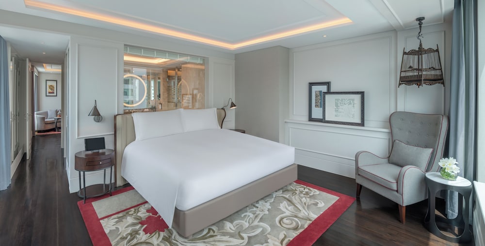 Legendary, Suite, King Bed