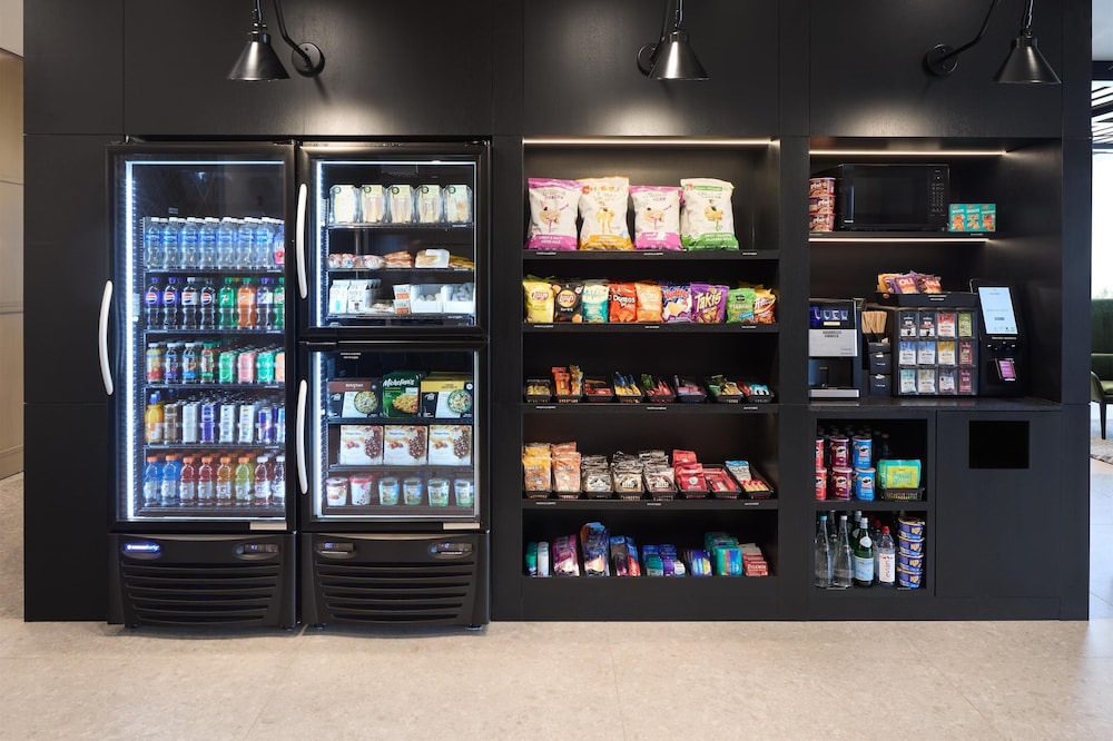 Hyatt Place Montreal Airport 20/50