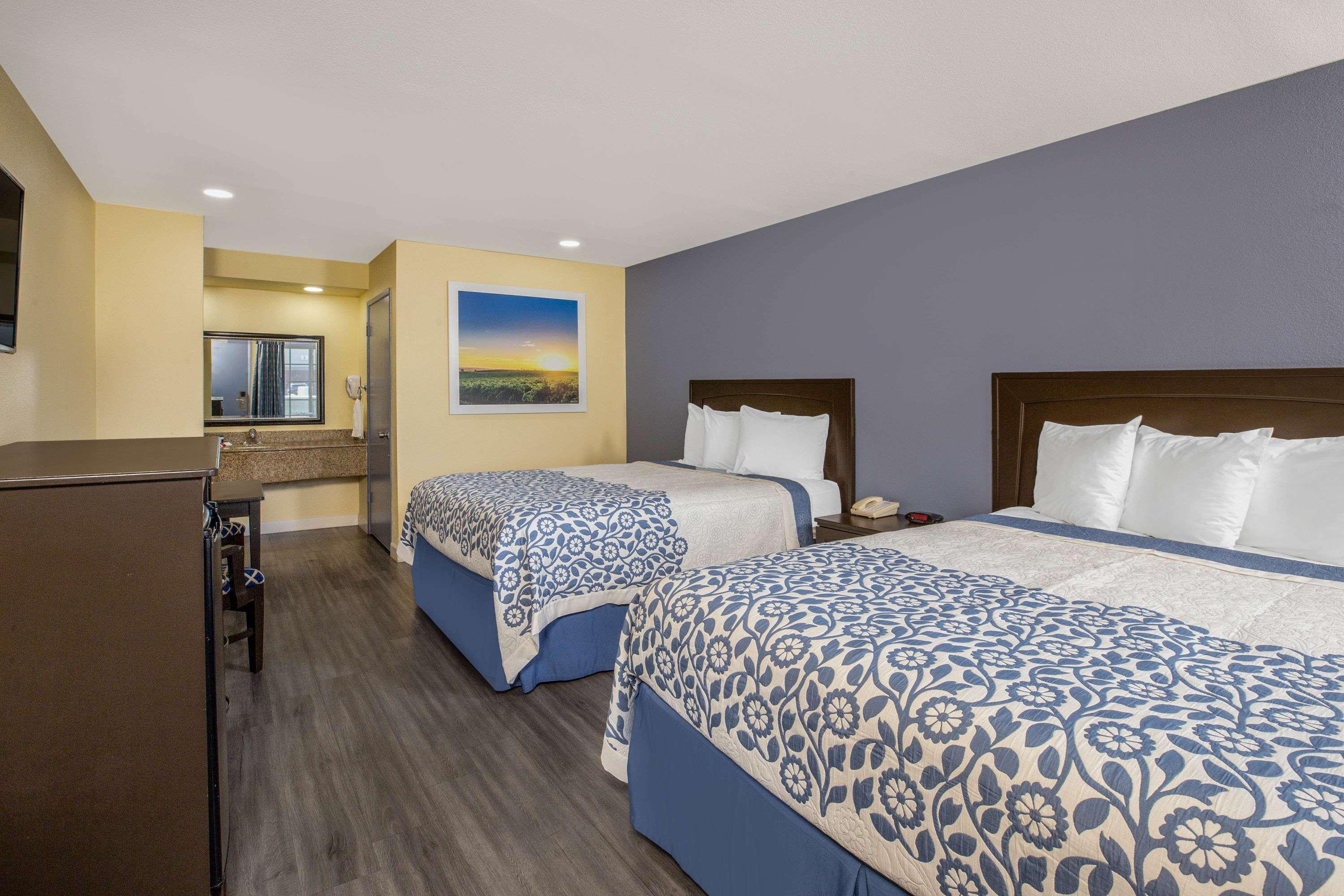 Days Inn By Wyndham Banning Casino/Outlet Mall 6/16