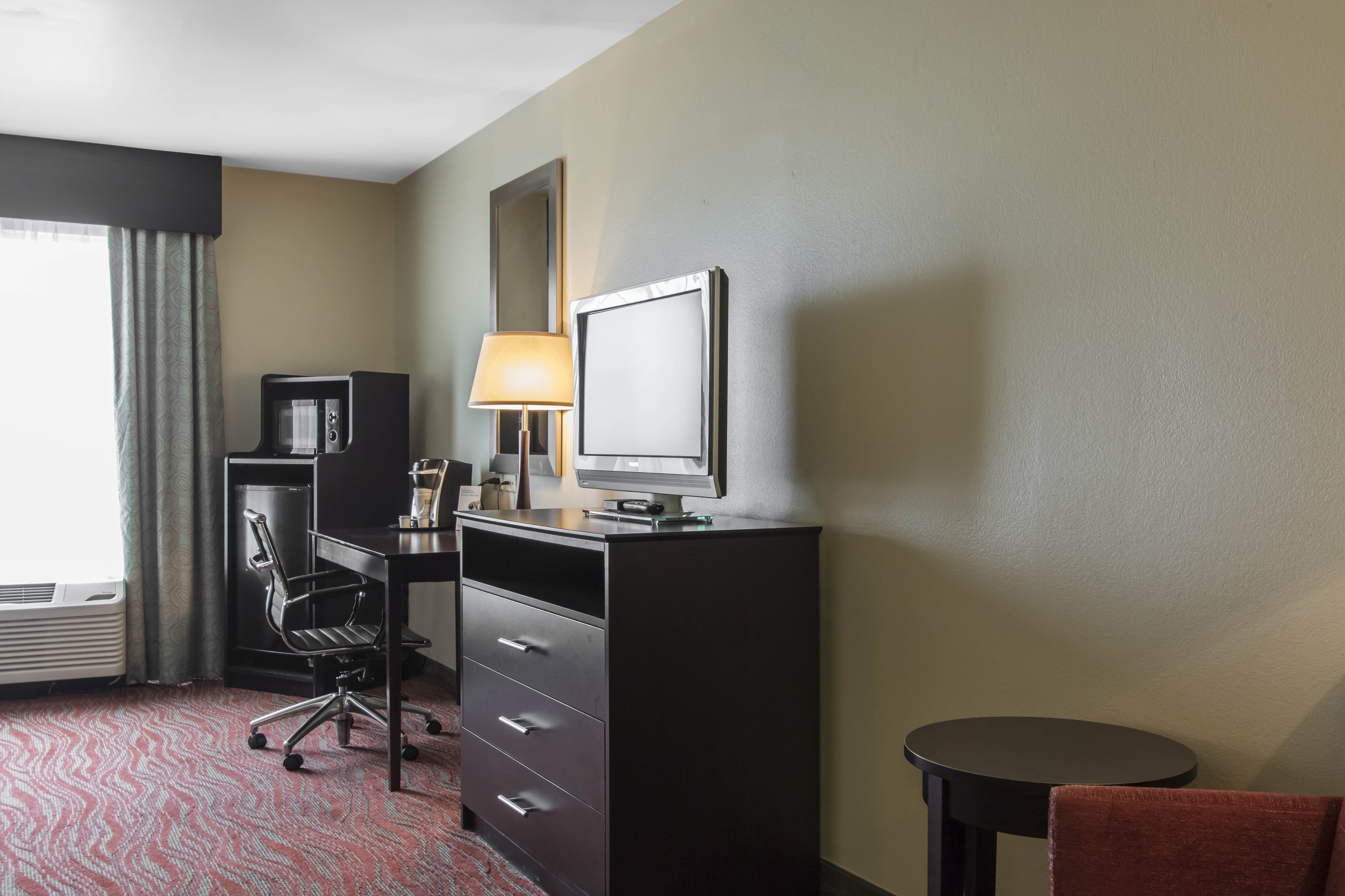Holiday Inn Express Hotel Suites Cullman 32/38