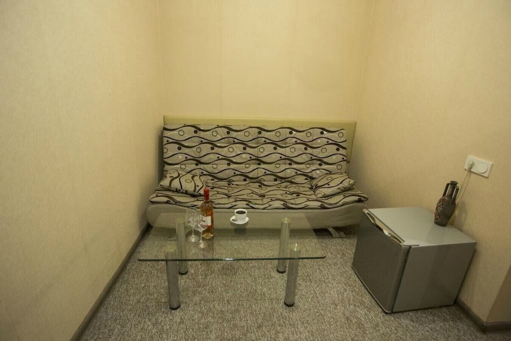 TBILISELI HOTEL 35/60