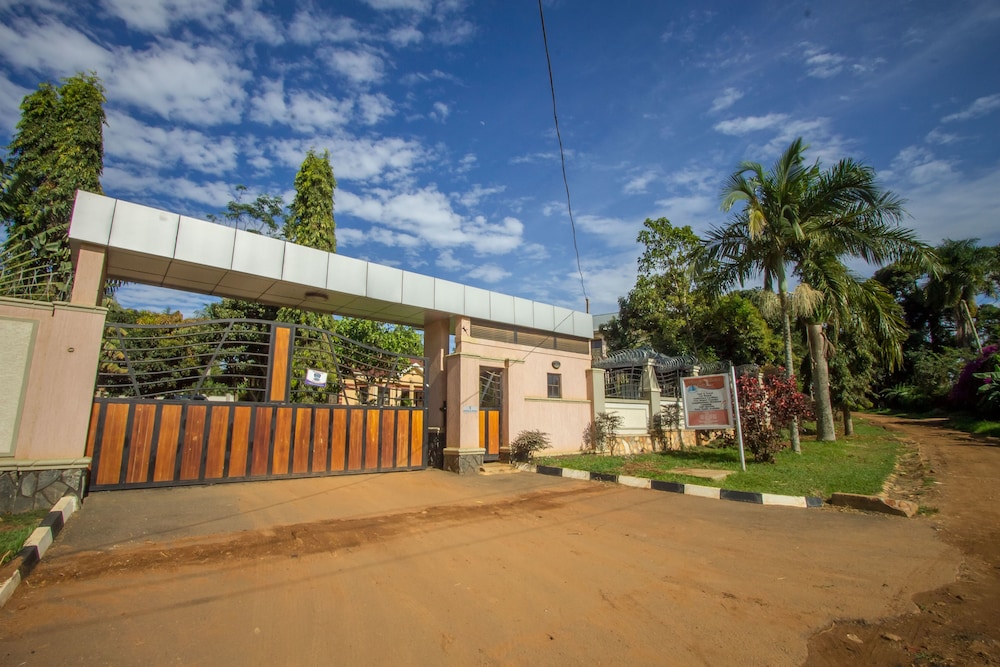 Askay Hotel Suites Entebbe 31/43