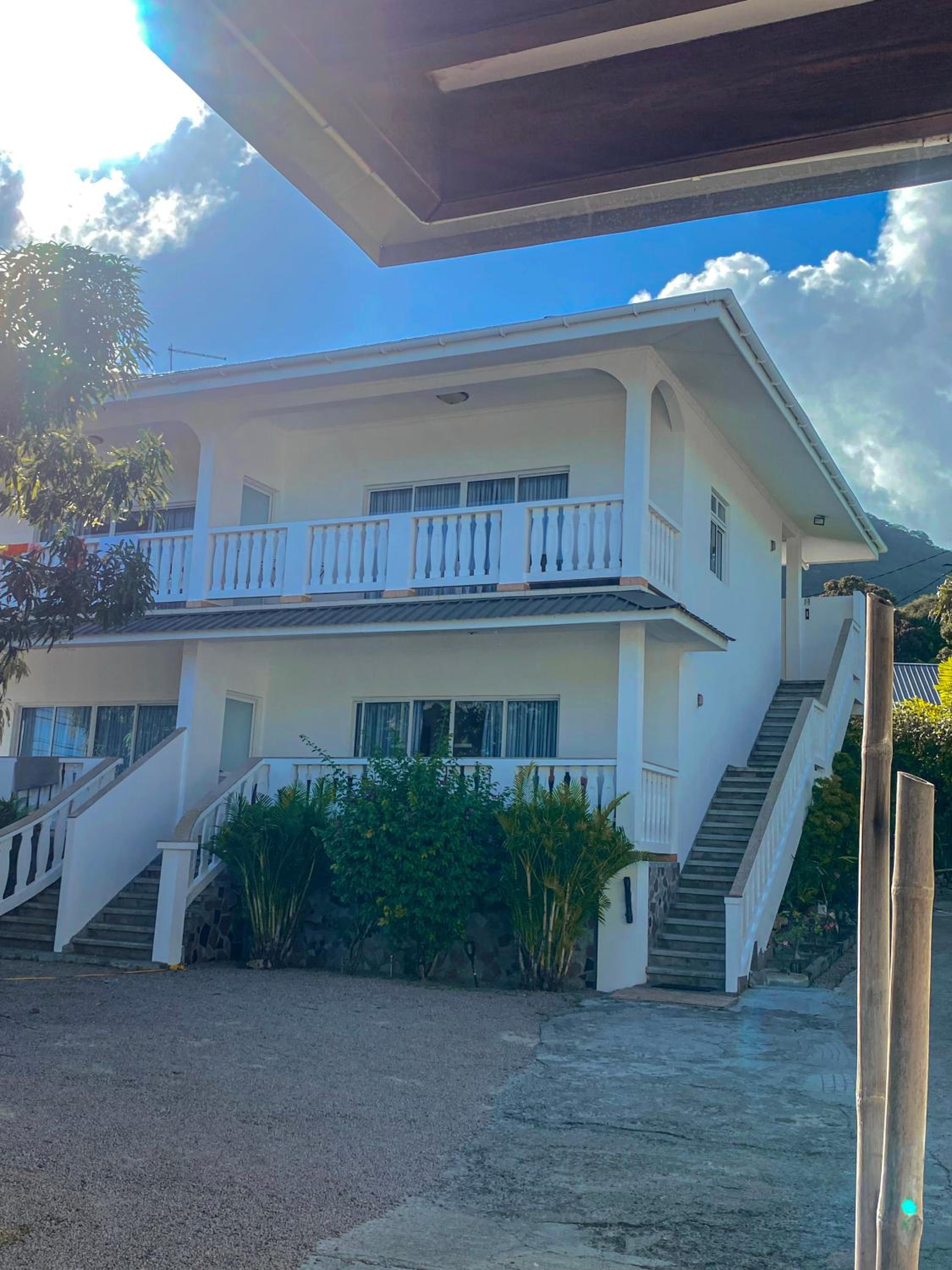 DIVERS LODGE 6/54