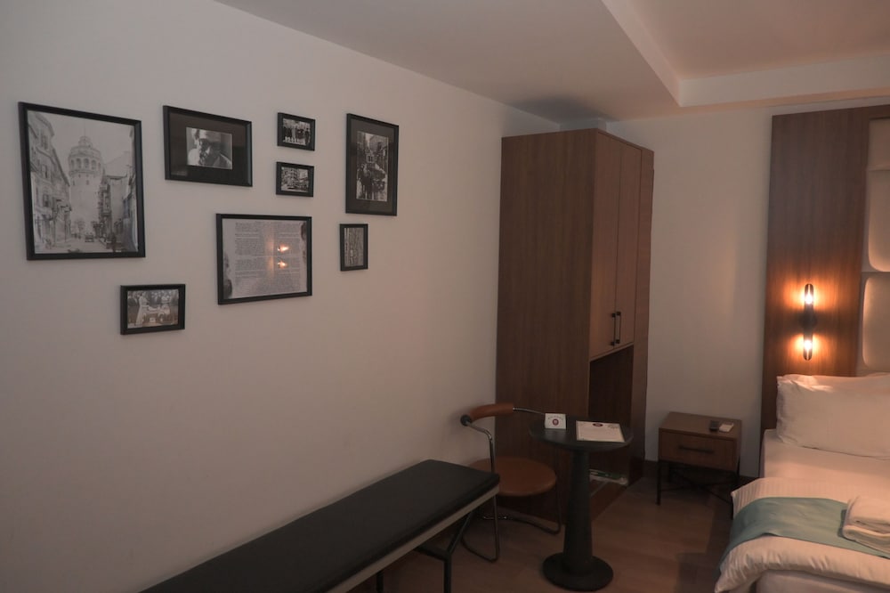 Grand Rue Hotel 28/40